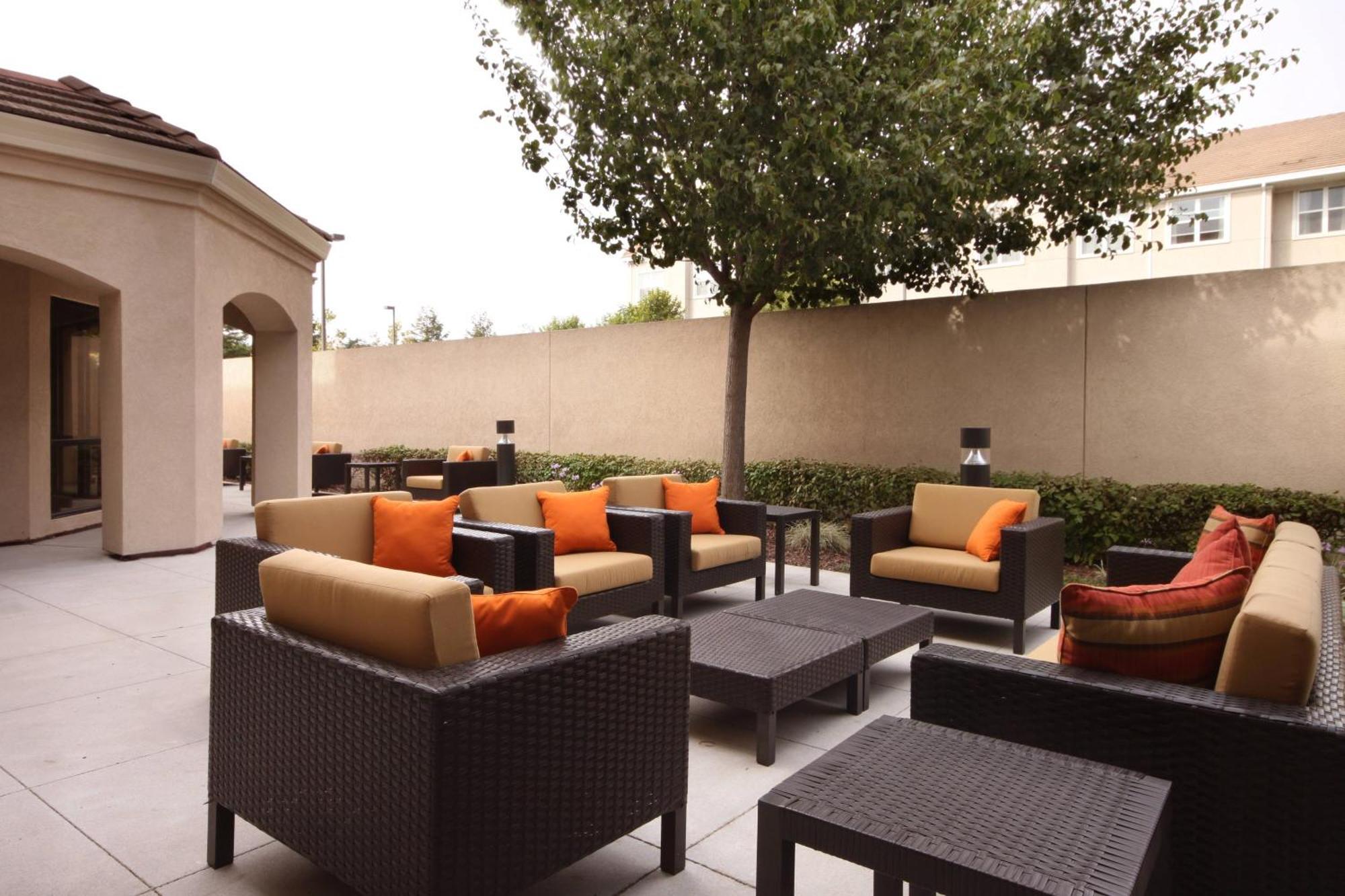 Hotel Courtyard By Marriott Salinas Monterey Exterior foto