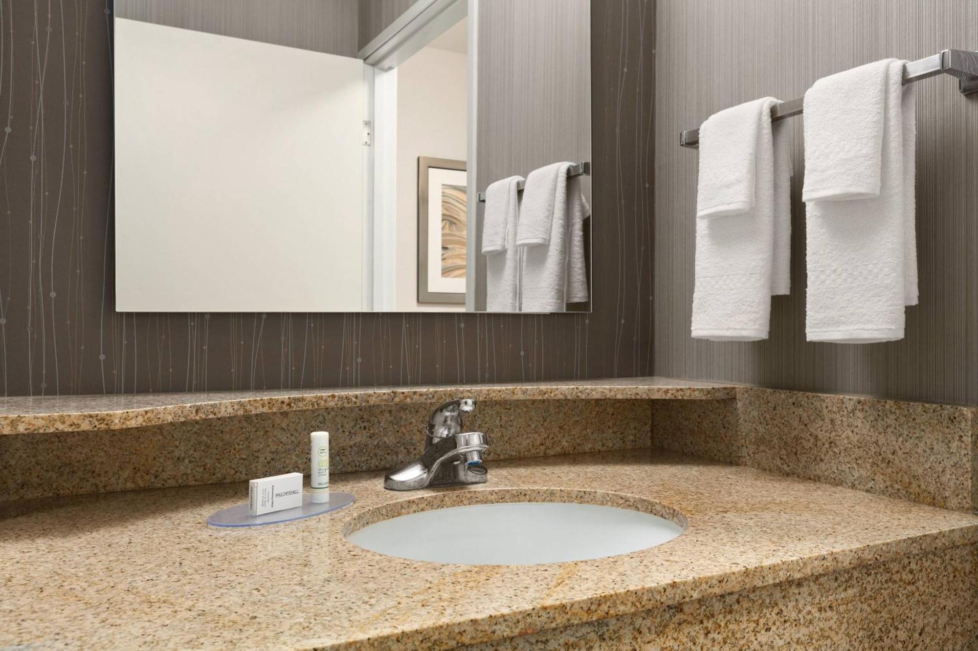 Hotel Courtyard By Marriott Salinas Monterey Exterior foto