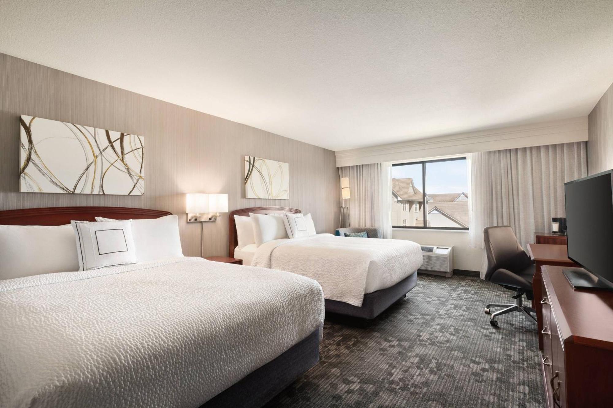 Hotel Courtyard By Marriott Salinas Monterey Exterior foto